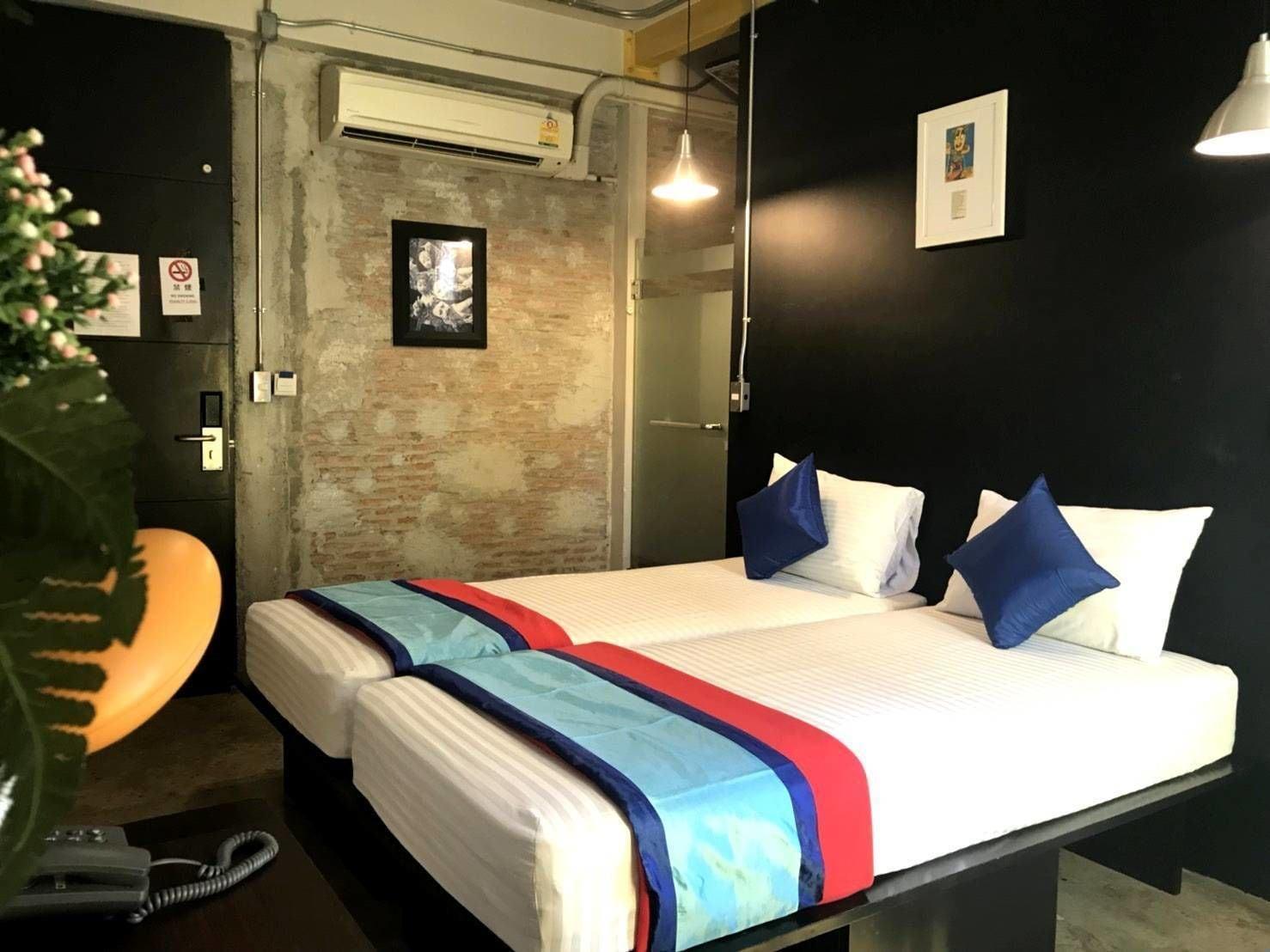 Silom Art Hostel Bangkok Exterior foto