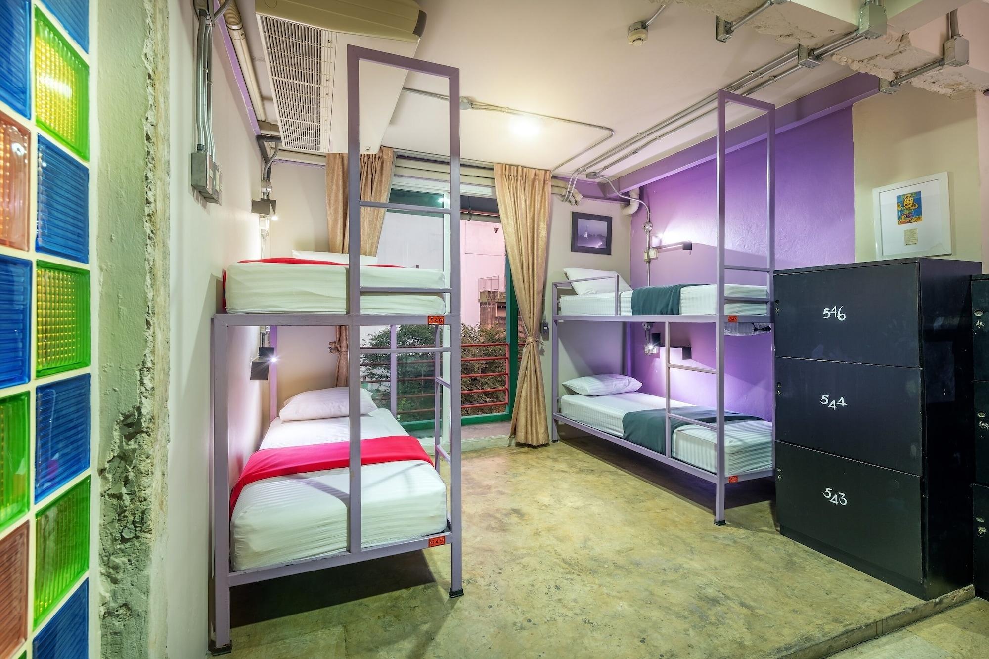 Silom Art Hostel Bangkok Exterior foto