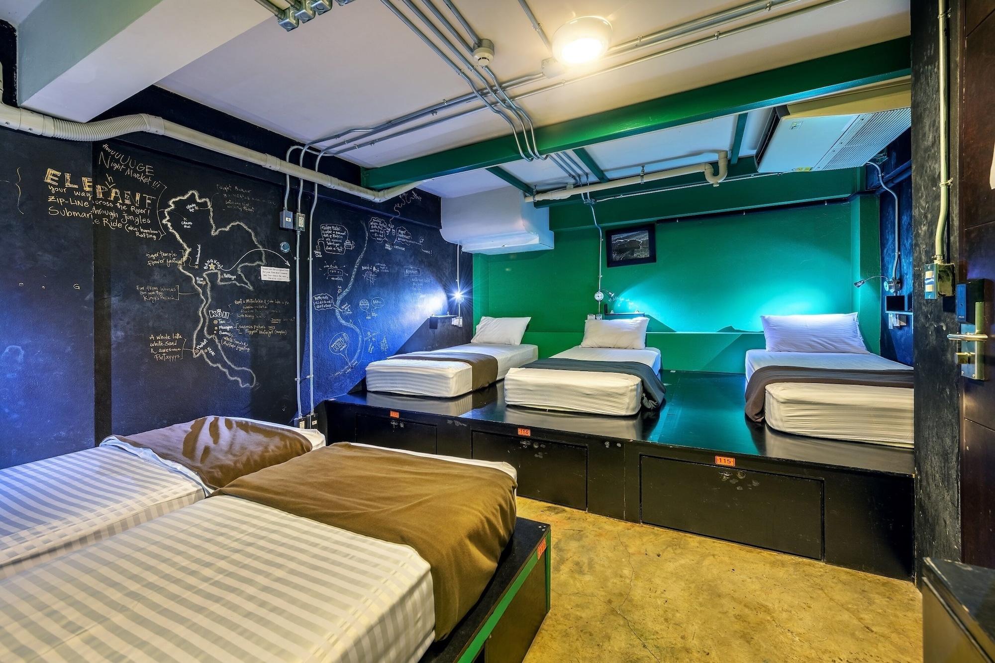 Silom Art Hostel Bangkok Exterior foto