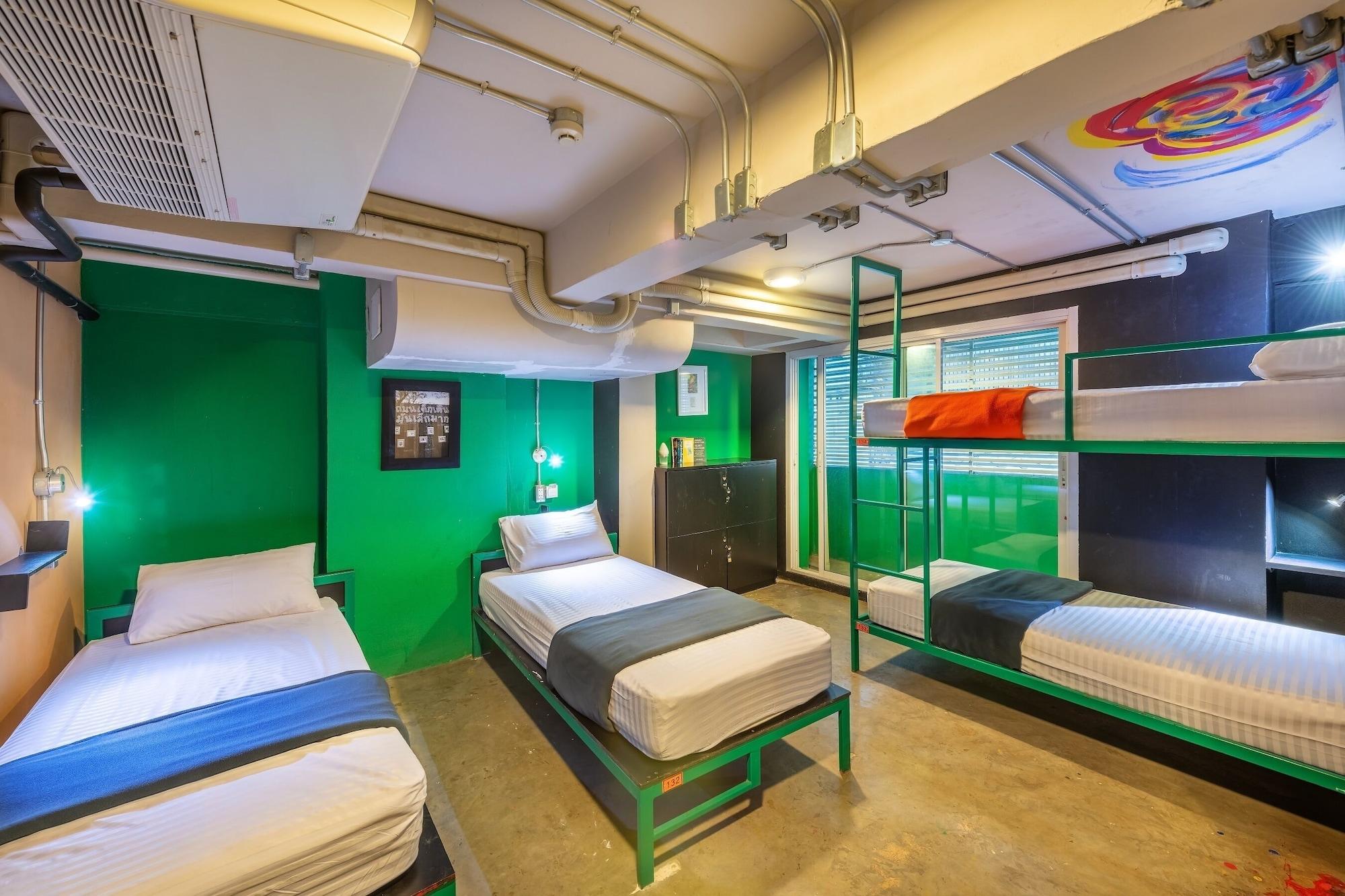 Silom Art Hostel Bangkok Exterior foto