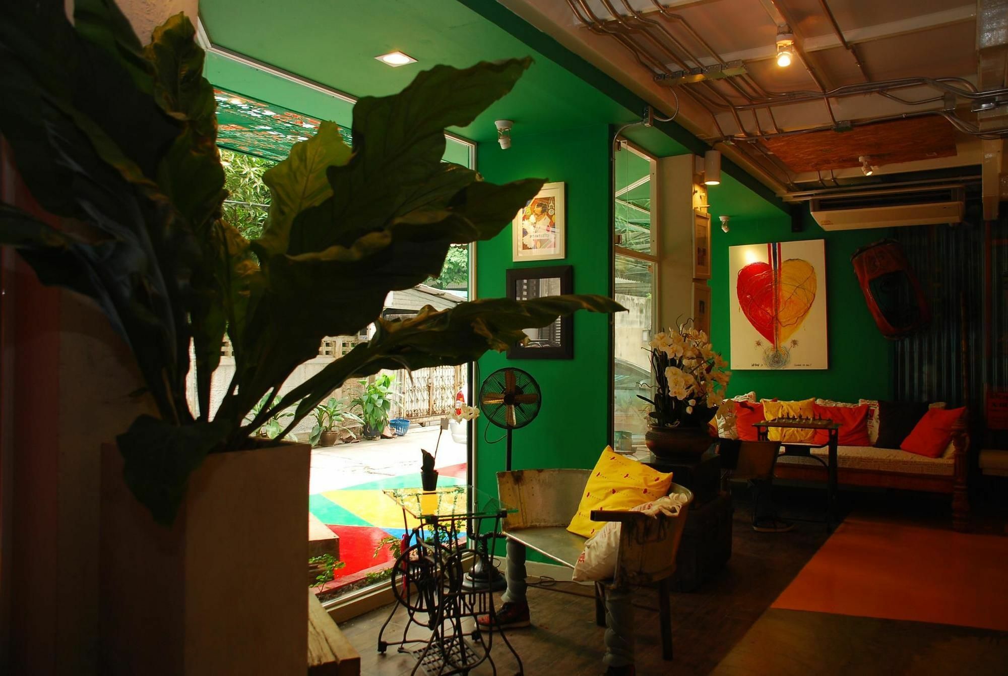 Silom Art Hostel Bangkok Exterior foto